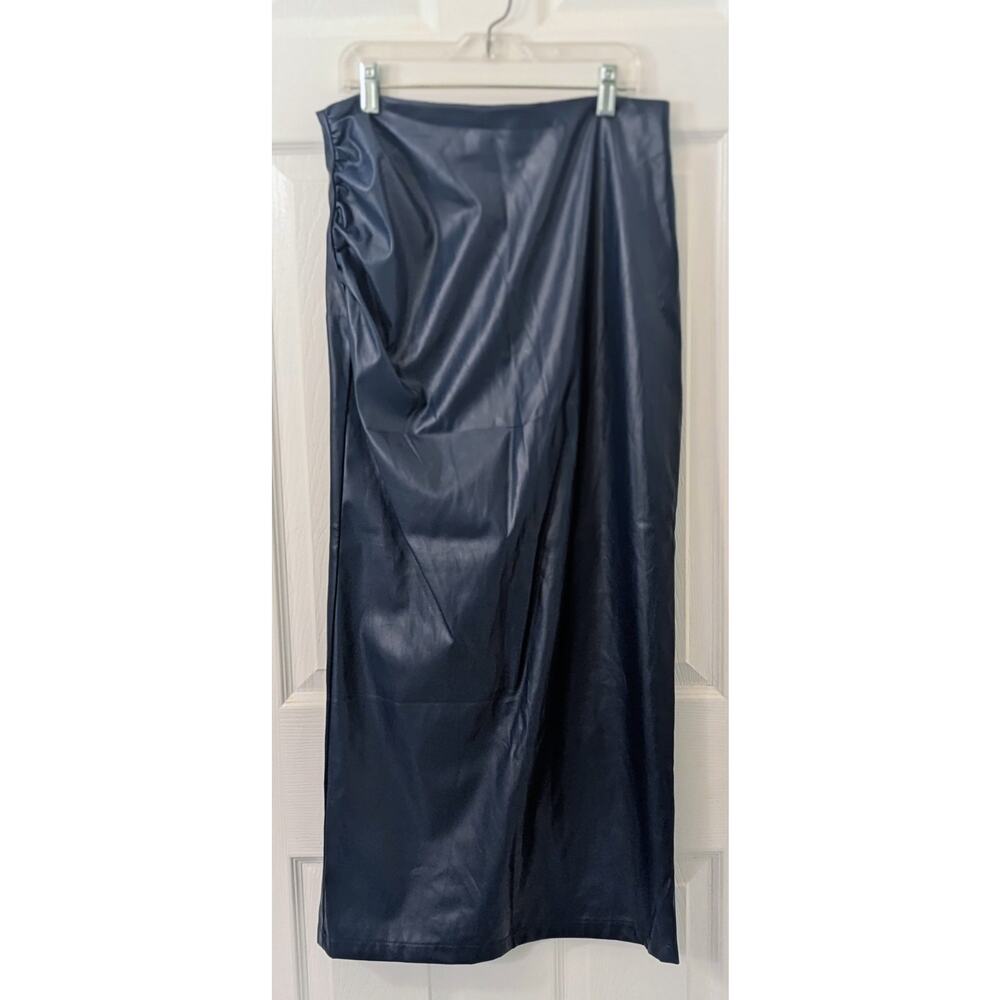 SHEIN Navy Blue Faux Leather Maxi Skirt – Size L (8/10) – Sleek Stretch Fit